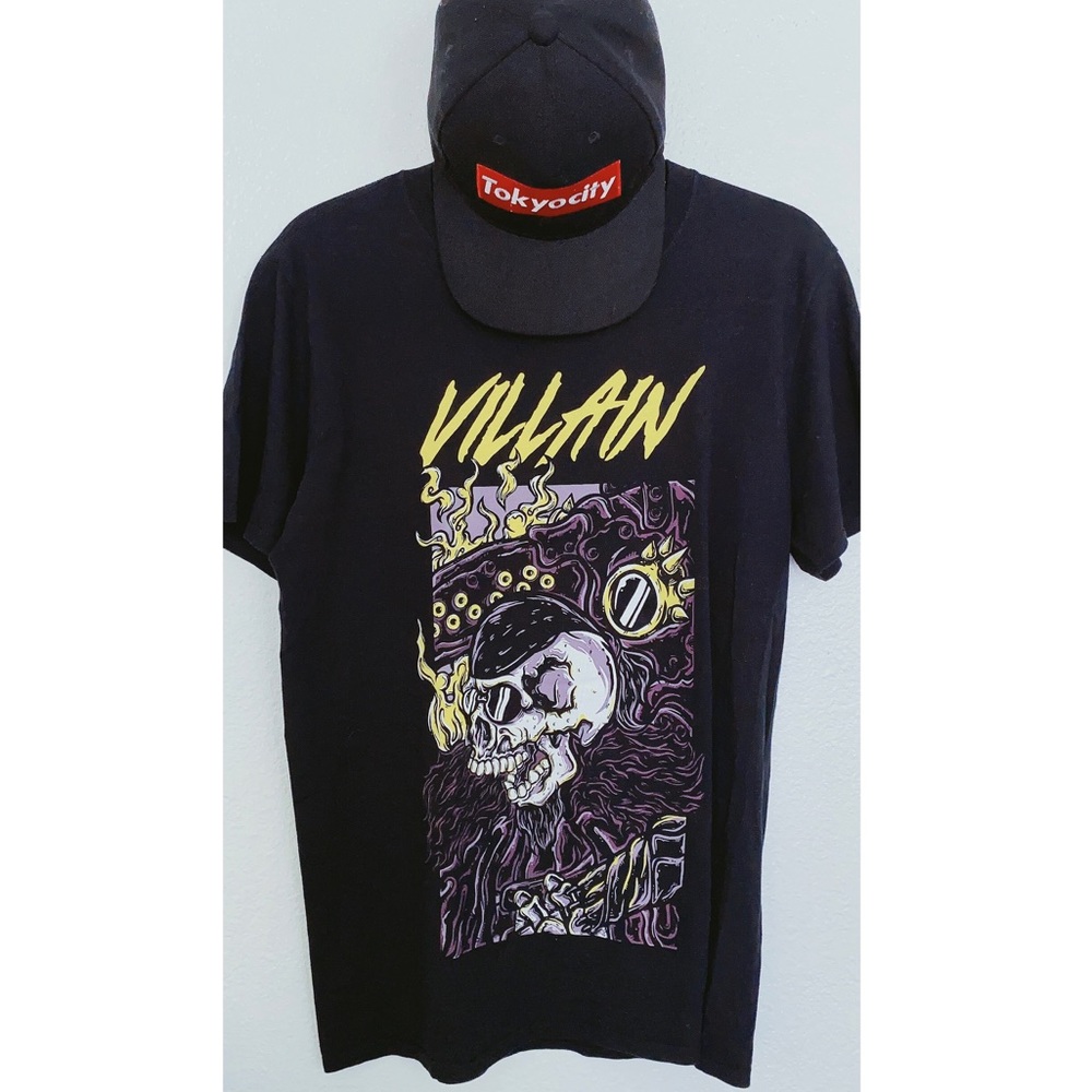 📵SOLD📵 London Vintage Villain Graphic TEE 😎